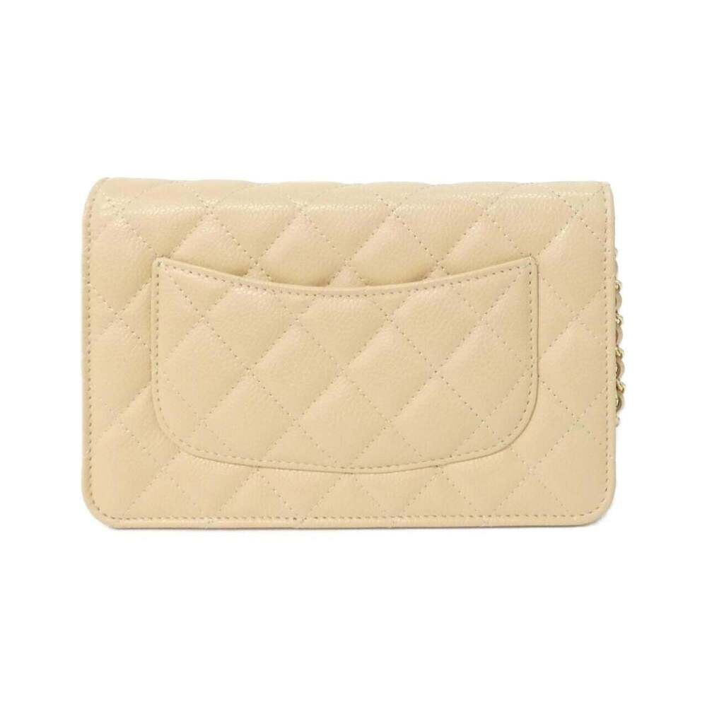CHANEL Cream Wallet - Picture 2 of 8